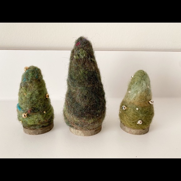 Needle felted Christmas tree - Picture 4 of 7